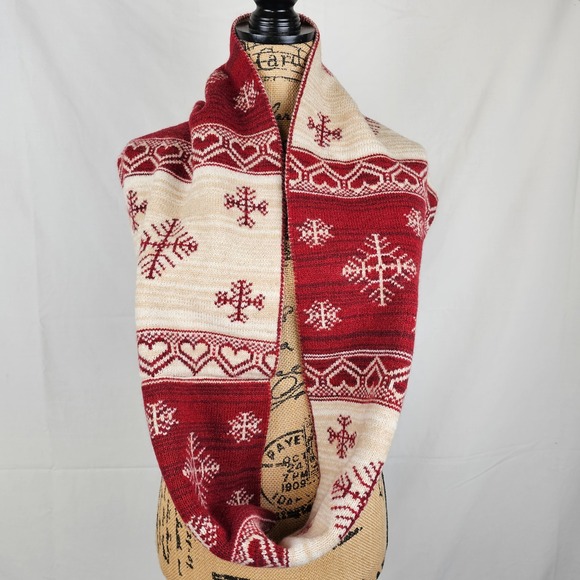 Coldwater Creek‎ Red Cream Snowflake Heart Fair Isle Infinity Loop Scarf NWOT - Picture 4 of 9